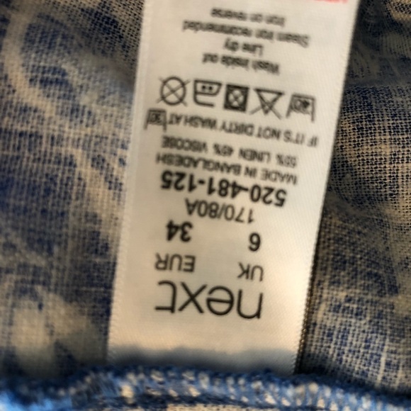 Day Dress of Blue and White Floral 55% Linen Blend Sleeveless Dress Size 6 - Picture 6 of 7